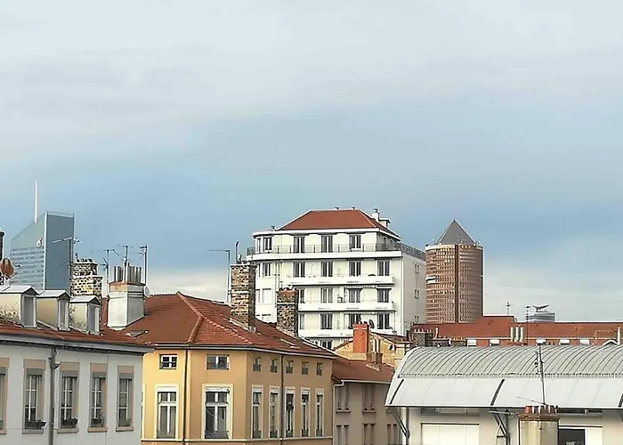 Le Rhone A Vos Pieds, Bellecour A Quelques Pas Lyon