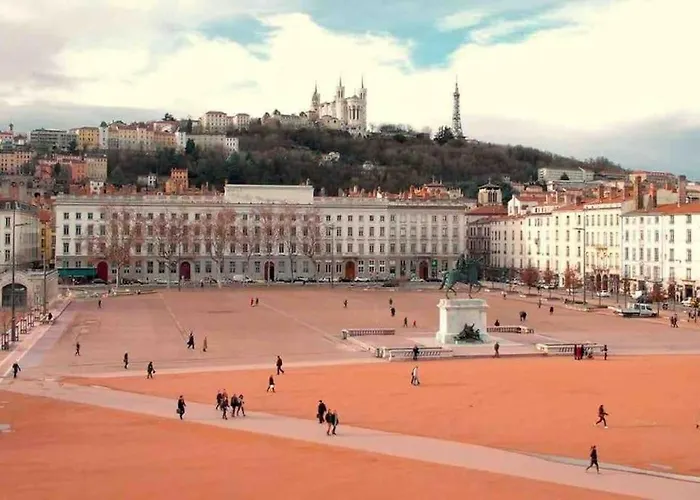 Le Rhone A Vos Pieds, Bellecour A Quelques Pas *